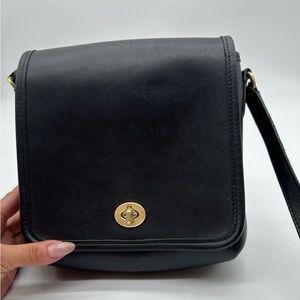 Coach • 9076 Companion Flap